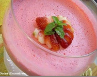 Gelatina com creme rosado