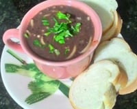 Sopa de feijão com macarrão