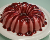 Flan de gelatina com morango