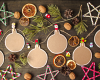 Decorei a porta da minha casa para o Natal com menos de R$30 e vou te ensinar como fazer na sua!