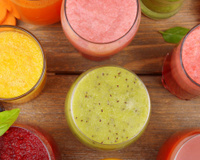 O suco que ajuda a controlar a glicemia logo cedo: veja os benefícios e como consumir