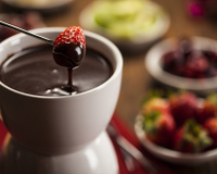 Fondue de chocolate: deixe as noites de inverno muito mais gostosas