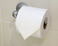 Não é o que você pensa: existe um motivo muito especial para o hotel sempre desenhar um triângulo no papel higiênico