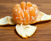 Poucas pessoas sabem, mas você deve colocar as cascas de tangerina perto de portas e janelas