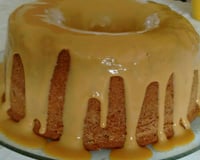 Bolo de nozes com doce de leite