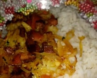 Refogado de repolho, calabresa e bacon