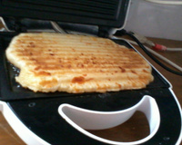 Pão de queijo de sanduicheira