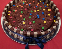 Bolo de chocolate meio amargo com amendoim