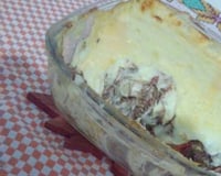 Escondidinho de carne de sol com batata e creme com requeijão.