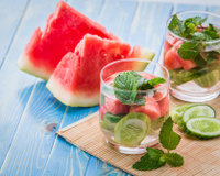 Suco detox de melancia e pepino