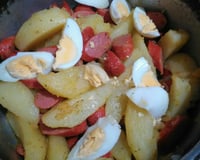 Salada quente de salsicha com batata