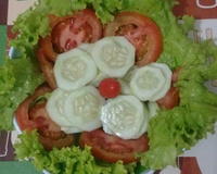Salada mista com molho de tomate seco