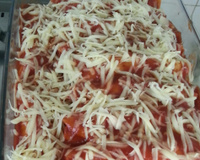 Panqueca com recheio de carne moída e mussarela