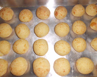 Pão de queijo mineiro