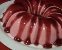 Flan de gelatina com morango