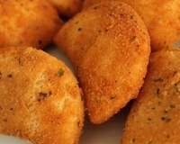 Risoles de frango com creme de queijo