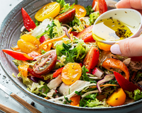 Saladas leves: saiba como preparar uma salada fresca para servir de entrada