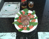 Fraldinha recheada com rúcula e tomate