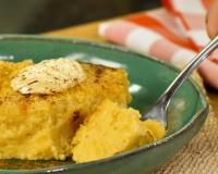 Olha o moço da pamonha passando para ensinar uma receita diferente do clássico da Festa Junina!