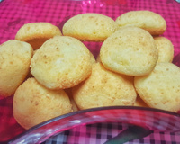 Pão de queijo empanado