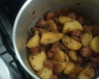 Ensopado de linguiça com batata