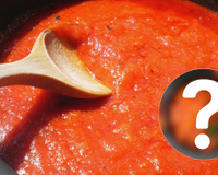 Nem açúcar, nem bicarbonato: esse é o ingrediente que realmente corta a acidez do molho de tomate