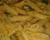 Salada de macarrão com sardinha