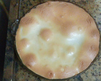 Chico balanceado com banana