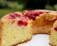 Bolo de ameixa vermelha: receita fácil e deliciosa vai deixar o seu lanche da tarde digno de confeitaria