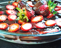 Doce de chocolate com morango