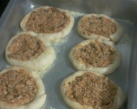 Esfiha aberta de queijo