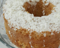 Bolo de coco cremoso