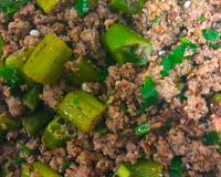 Carne moída com quiabo