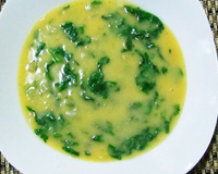 Sopa de grão-de-bico com espinafre