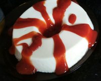 Pudim de iogurte com goiabada fácil