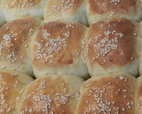 Pão de batata recheado com mortadela