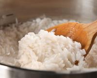 Essa é a quantidade certa de arroz que você deve fazer para não sobrar e ficar rolando na geladeira!