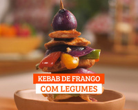 Kebab de frango com legumes 