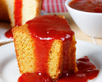 Bolo de fubá com goiabada caseiro não pode faltar hoje na hora do cafezinho: essa receita é fácil e deliciosa