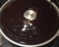 Bolo de cenoura com cobertura de chocolate