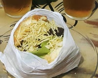 Hambúrguer artesanal com maionese de bacon