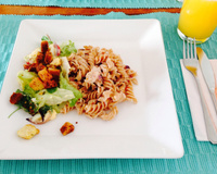 Macarrão com atum e creme de leite