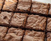 Esse é o segredo para o brownie ficar com uma casquinha por cima! Faça essa receita que está fazendo sucesso no TikTok e surpreenda-se