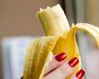 É melhor comer uma banana de manhã ou antes de dormir? Especialistas esclarecem a dúvida e o TudoGostoso explica o motivo!