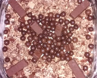 Pudim de iogurte com calda de morango