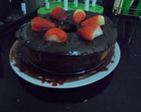 Bolo de cenoura com calda de chocolate