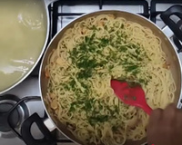 Esse é o segredo do melhor macarrão alho e óleo que aprendi com uma ex-dona de buffet