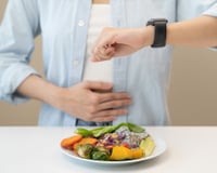 Você sente fome novamente pouco tempo depois de comer? Talvez você esteja cometendo estes erros ao se alimentar
