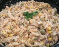 Macarrão com atum e maionese