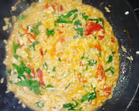 Risoto de tomate seco e rúcula